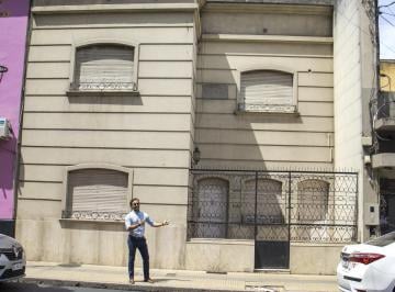 Local comercial · 304m² · 9 Ambientes · Casa con Perfil Comercial en Calle Crisostomo Alvarez Al 400
