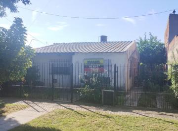Casa · 212m² · 3 Ambientes · 1 Cochera · Casa en Venta Temperley Este