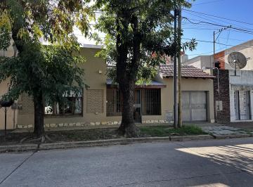 Casa · 116m² · 4 Ambientes · 1 Cochera · Casa en Centro de Lujan