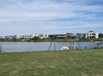Terreno · 797m² · 1 Ambiente · Lote a La Laguna en Venta Puertos del Lago Barrio Vistas