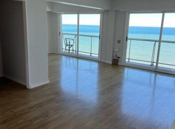 Departamento · 117m² · 3 Ambientes · 1 Cochera · Espectacular 3 Ambientes Frente Al Mar con Dependencia