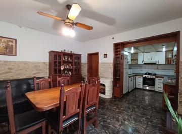 Casa · 93m² · 3 Ambientes · Venta - Casa de Pasillo - 2 Dorm. - Patio - Luis Agote, Rosario.