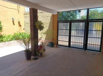 Casa de 4 ambientes, Avellaneda · Casa con Galpón Interno Sobre Lote de 7.79 X 48