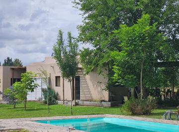 Quinta vacacional · 125m² · 5 Ambientes · Casa Quinta en Venta en Estancia Las Malvinas, Coronel Brandsen, G. B. a. Zona Sur