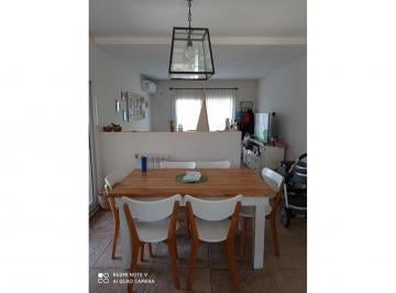 Casa · 261m² · 6 Ambientes · 4 Cocheras · Venta Casa en La Comarca 5 Dorm.