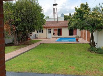 Casa · 160m² · 4 Ambientes · 2 Cocheras · Casa en Venta en Castelar