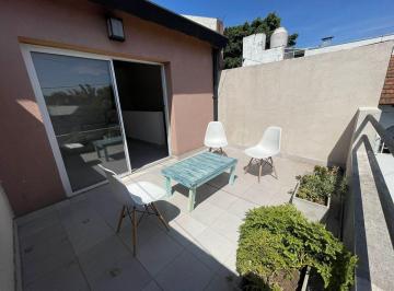 Casa · 142m² · 4 Ambientes · 1 Cochera · Casa Tipo Duplex Olivos Venta con Renta