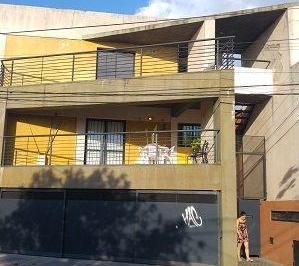Departamento · 70m² · 4 Ambientes · 1 Cochera · Tucumán 800