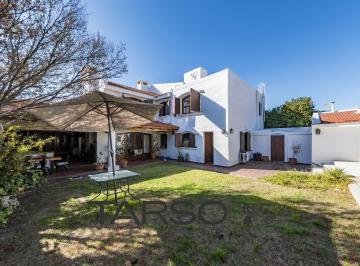 Casa · 309m² · 8 Ambientes · 2 Cocheras · Casa en Urca