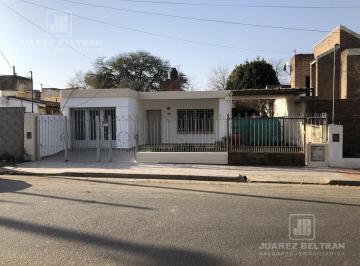 Casa · 180m² · 4 Ambientes · 2 Cocheras · Casa - Barrio Centro