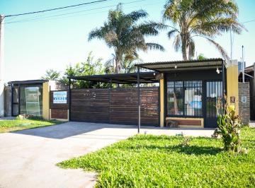 Casa · 80m² · 4 Ambientes · 2 Cocheras · Venta Casa con Pileta en Los Pinos