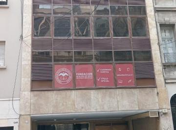Oficina comercial de 1 ambiente, Centro / Microcentro · Oficina 32 M/ Edificio con Vigilancia 24hs/ Buen Estado