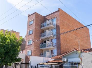 Departamento · 33m² · 1 Ambiente · Venta de Departamento Monoambiente con Patio en Haedo (Pb "A")