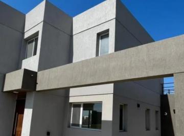 Casa · 199m² · 5 Ambientes · 2 Cocheras · Casa - Venta - San Sebastián - Escobar