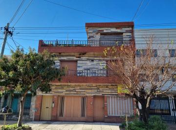 Casa de 6 ambientes, Lanús · ¡Casa Para 2 Familias C/patio y Garaje!