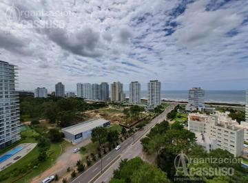Departamento · 260m² · 6 Ambientes · 2 Cocheras · Pent House 4 Dorm. Parrillero Jacuzzi Garage Amenities