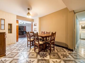 Departamento · 60m² · 3 Ambientes · Venta/permuta - Departamento de 2 Dorm. con Patio. Lourdes, Rosario.