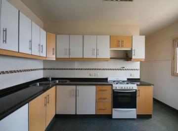 Departamento · 146m² · 4 Ambientes · 1 Cochera · Venta Piso 4 Ambientes C/depend Cochera - Barracas