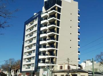 Departamento de 1 ambiente, La Plata · 19 y 44 - Pza Azcuénaga - Depto de Categoría Totalmente Amoblado