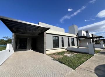 Casa · 120m² · 3 Ambientes · 1 Cochera · Se Vende Duplex en San Ignacio Village