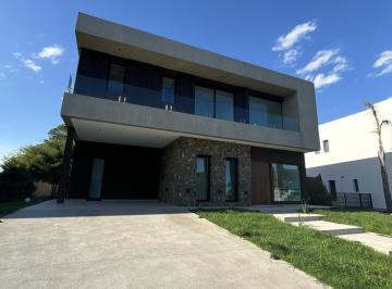 Casa · 350m² · 5 Ambientes · 2 Cocheras · Casa en Greenville Polo & Resort