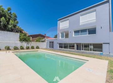 Casa · 400m² · 6 Ambientes · 4 Cocheras · Vende Casa Rambla Shangrila Piscina 4 Dorm.
