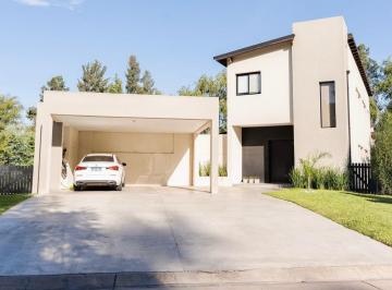 Casa de 5 ambientes, Zárate · Venta Casa en Estancia Smithfield, Zárate