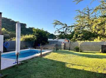 Casa · 125m² · 4 Ambientes · 2 Cocheras · Casa en Venta de 3 Dorm., Rio Ceballos, Entorno Natural, con Pileta y Escritura