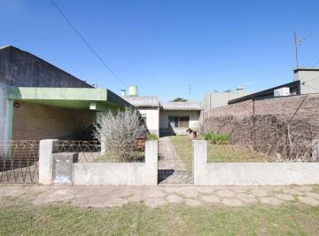 Casa · 134m² · 3 Ambientes · 1 Cochera · Casa Venta 3 Amb Hudson con Quincho y Jardin