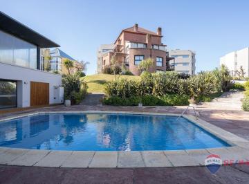 Departamento · 36m² · 2 Ambientes · 1 Cochera · Venta Departamento Apart Carilo Playa