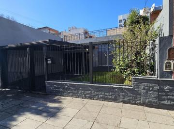 Casa · 170m² · 5 Ambientes · 3 Cocheras · Venta Casa Saenz Peña 5 Ambientes Cochera Jardin