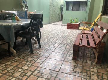 Casa · 128m² · 4 Ambientes · 1 Cochera · Venta Casa - Lanus Este/ Ap Credito