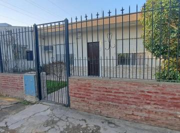 Casa · 140m² · 3 Ambientes · 3 Cocheras · Venta Casa en Moreno