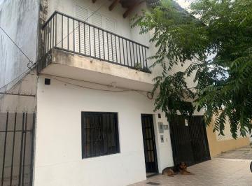 Casa · 223m² · 8 Ambientes · Se Vende Casa en B° Almafuerte Reconquista.