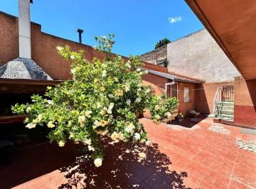Casa · 183m² · 3 Ambientes · 1 Cochera · Casa en Caseros Norte C/cochera, Patio y Terraza