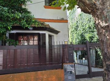 Casa · 108m² · 4 Ambientes · 2 Cocheras · Chalet 4 Amb Estilo Ingles Garage Pasante y Jardin