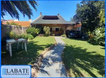 Casa de 5 ambientes, San Isidro · Casa de 5 Ambientes en Venta en Villa Adelina