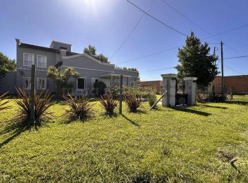 MRE-MRE-2308_2 · Venta Casa 4 Dorm. Chascomus con Parque, Pileta y Laguna