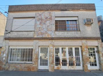 Casa · 87m² · 6 Ambientes · 1 Cochera · Venta - Casa de 4 Dorm. con Patio y Cochera Para 2 Autos. Las Delicias, Rosario.