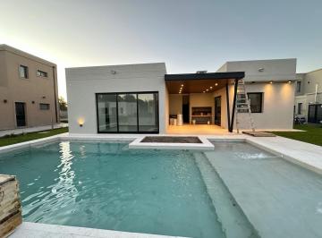 Casa · 165m² · 4 Ambientes · 1 Cochera · Casa en Venta Barrio Privado Los Talas Canning