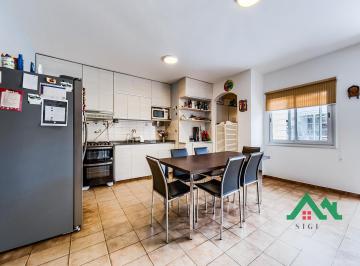 Casa · 140m² · 7 Ambientes · 2 Cocheras · Casa en Venta de 3 Dorm. en Urca. Apto Crédito.