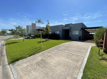 Casa · 144m² · 4 Ambientes · 2 Cocheras · Venta Casa en San Ramon 4 Ambientes