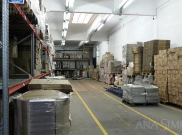 Bodega-Galpón · 204m² · San Martin, José León Suárez - Alquiler - Nave Industrial