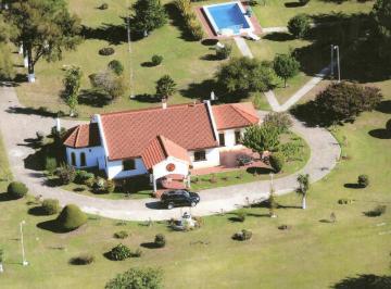Campo · 180m² · 5 Ambientes · Casa Quinta en Venta Ideal Turismo Industrial Eventos en Dolores