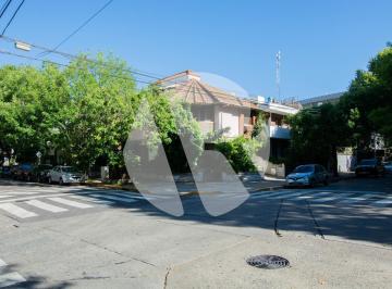 Casa · 220m² · 5 Ambientes · Casa en Venta en Barrio River a Reciclar