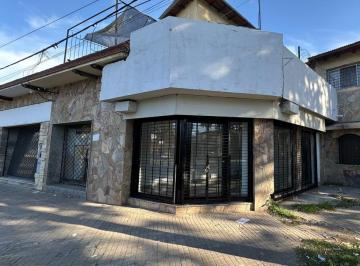 Casa de 5 ambientes, Rosario · Venta - Locales + Casa - Av Pte. Peron Esquina Lavalle.