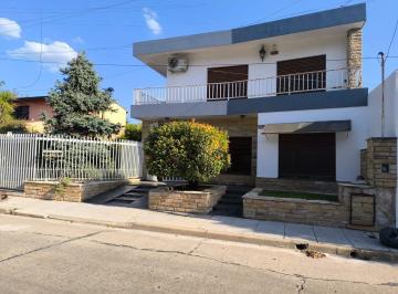 Casa · 320m² · 6 Ambientes · 2 Cocheras · Casa en Venta - Lote - Venta - Casa