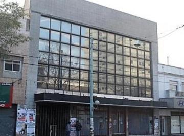 Local comercial · 2700m² · Local Venta Sobre Lote Propio en Parque Patricios