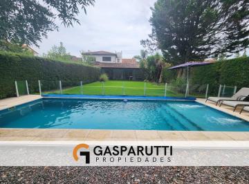 Casa · 180m² · 4 Ambientes · 3 Cocheras · Casa en Venta Aranjuez Country Club Apto Credito