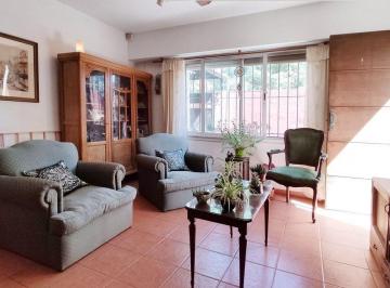 Casa · 70m² · 3 Ambientes · 2 Cocheras · Venta Casa 3 Amb Apto Credito Pileta Jardin Garin